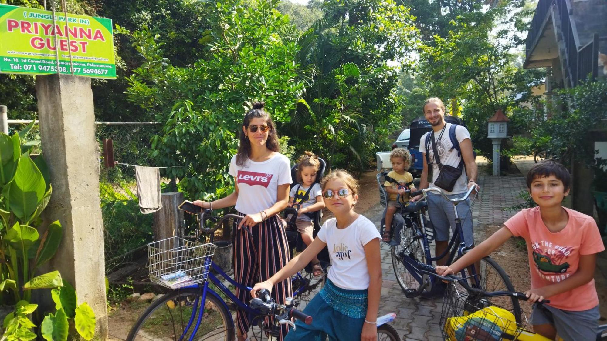 Priyanna Guest, Forest View โปลอนนารูวา ห้อง รูปภาพ